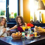 Hotel The Highlander 4*