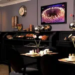 Hotel The Highlander 4*