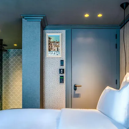 The Highlander Hotel