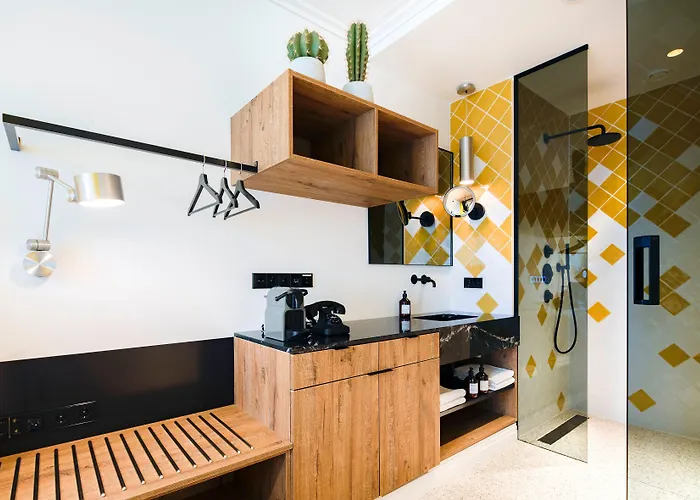 Hotel The Highlander 4*