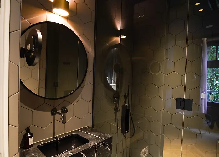 The Highlander 4* Amsterdam