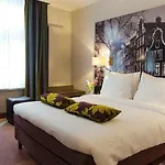 The Highlander Hotel