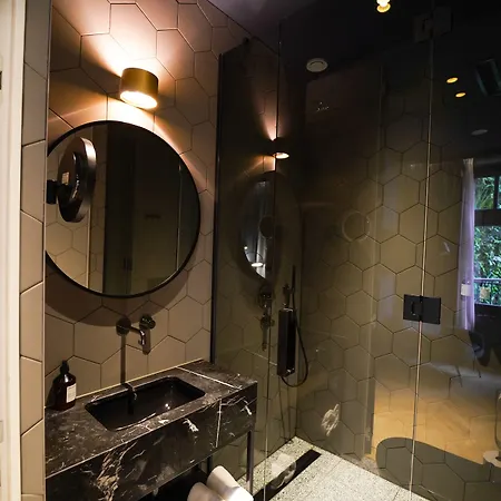 The Highlander 4* Амстердам
