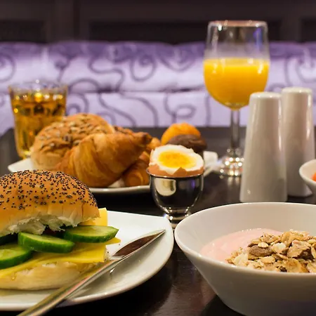 The Highlander 4* Амстердам